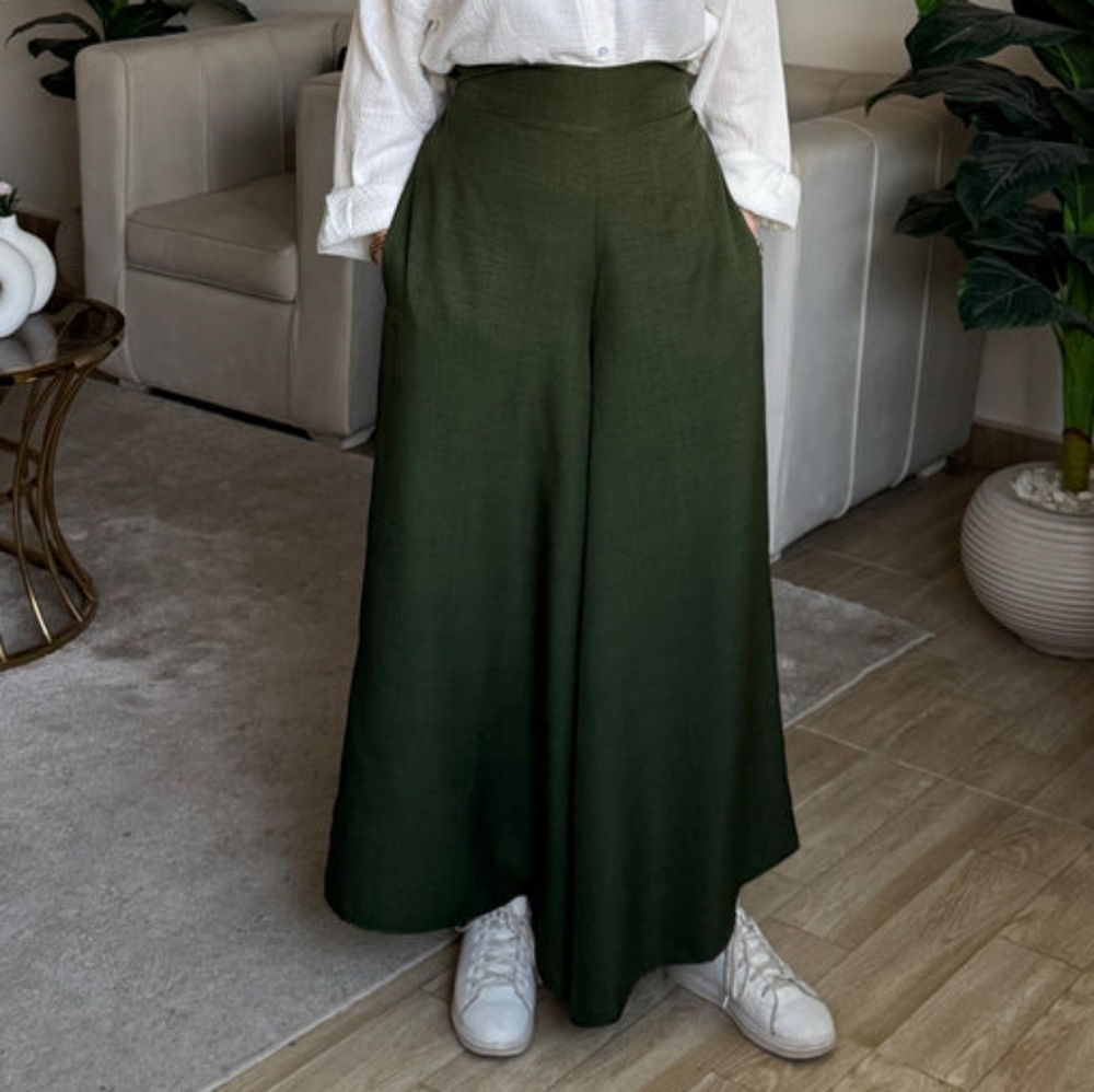 NWOT Green Wide-Leg Pants
